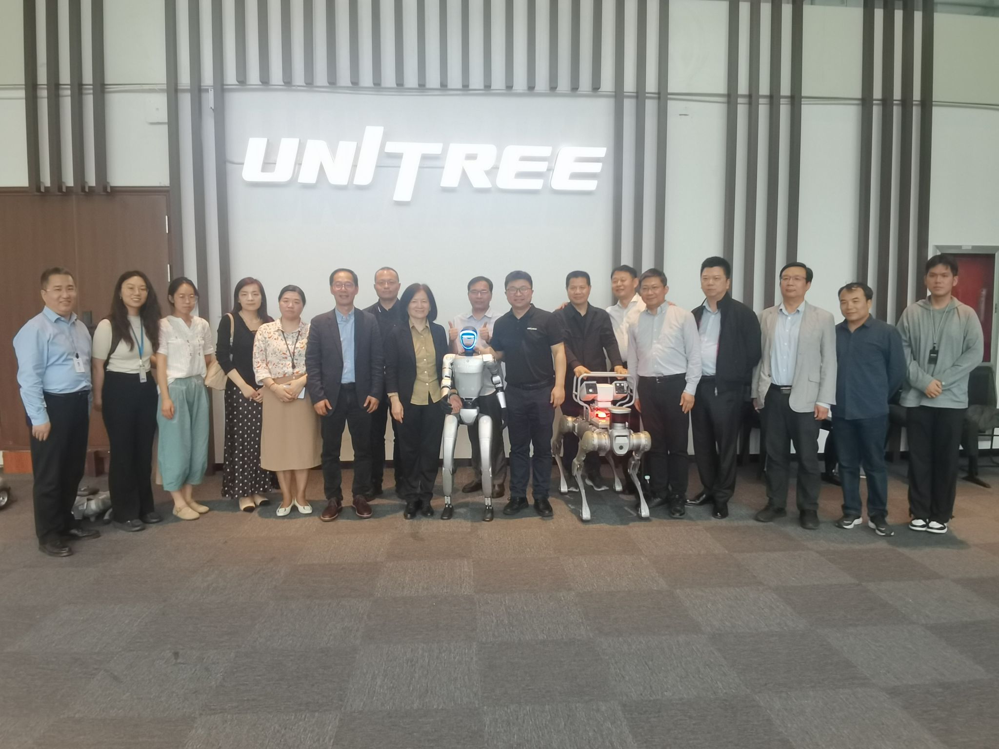 聂清副校长带队调研人工智能基础软件开发，深化校企合作，共谋人才培养新篇章